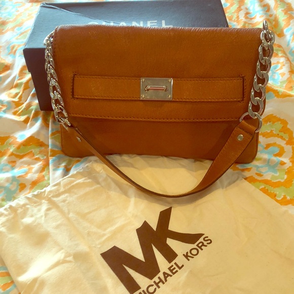 Host pick ππMk clutch by viviglam πππ - Picture 1 of 9